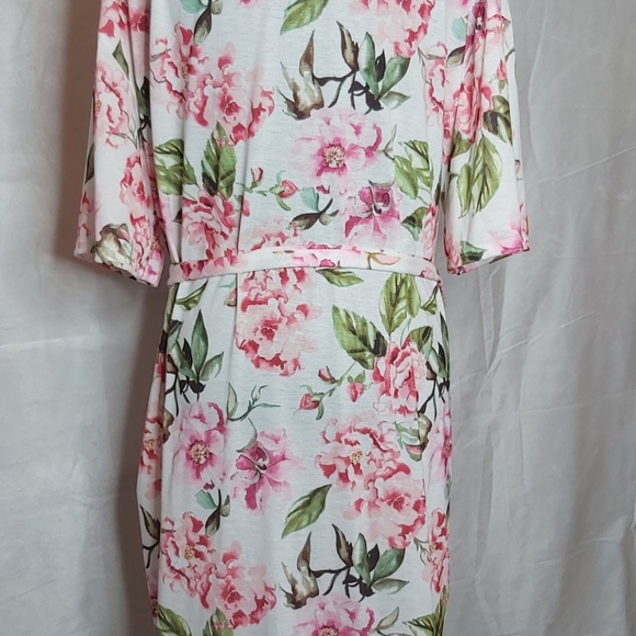 Show me your Mumu Floral robe - Picture 4 of 5